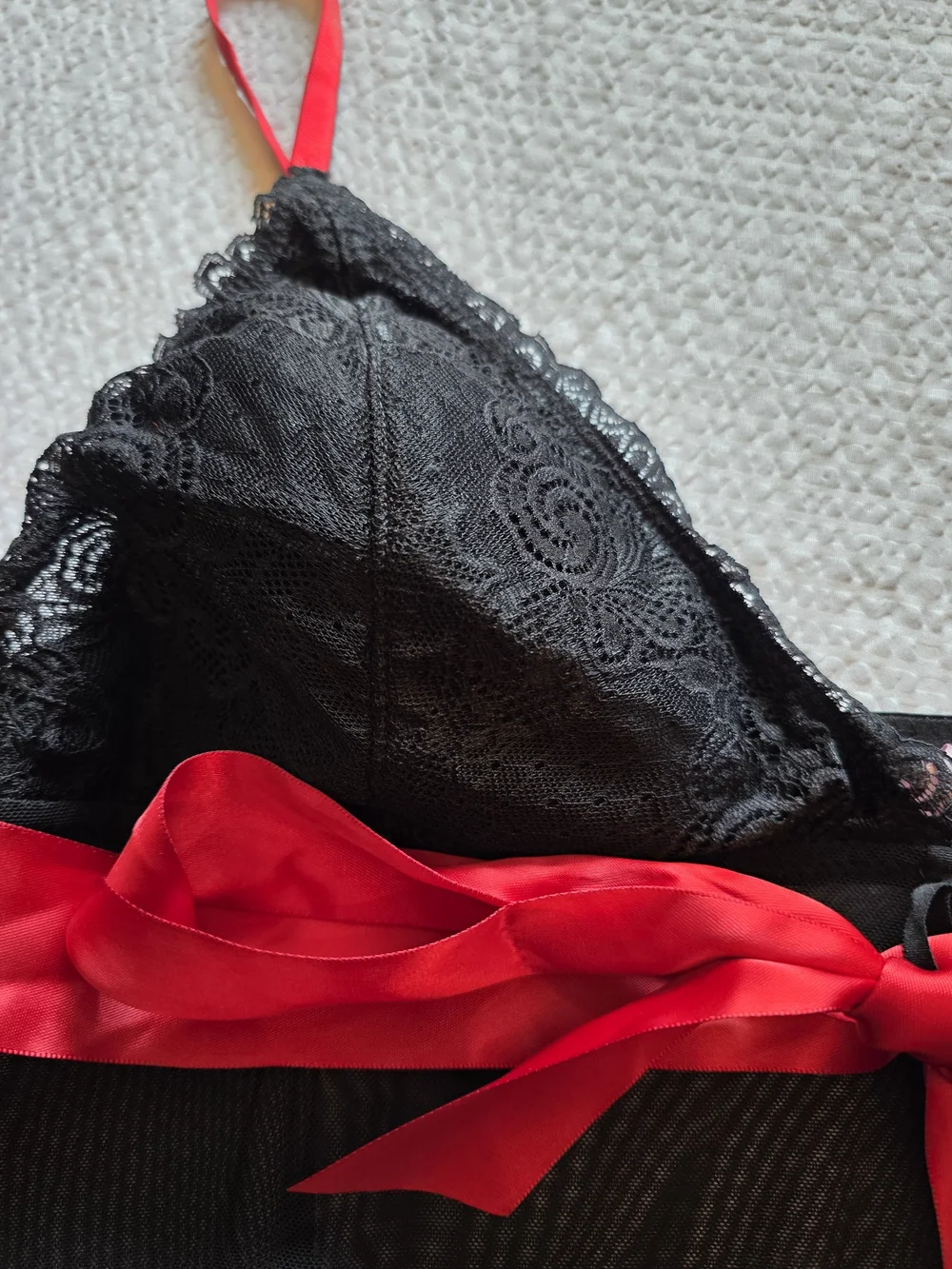 Black Lace Chemise with Red Satin Bow Xl